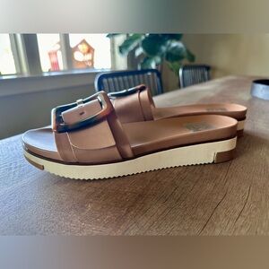 Dolce Vita Camden Sandal 7.5 NWOT